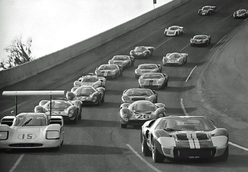 Pace-lap-for-the-1967-Daytona-24-Hour-race_.jpg